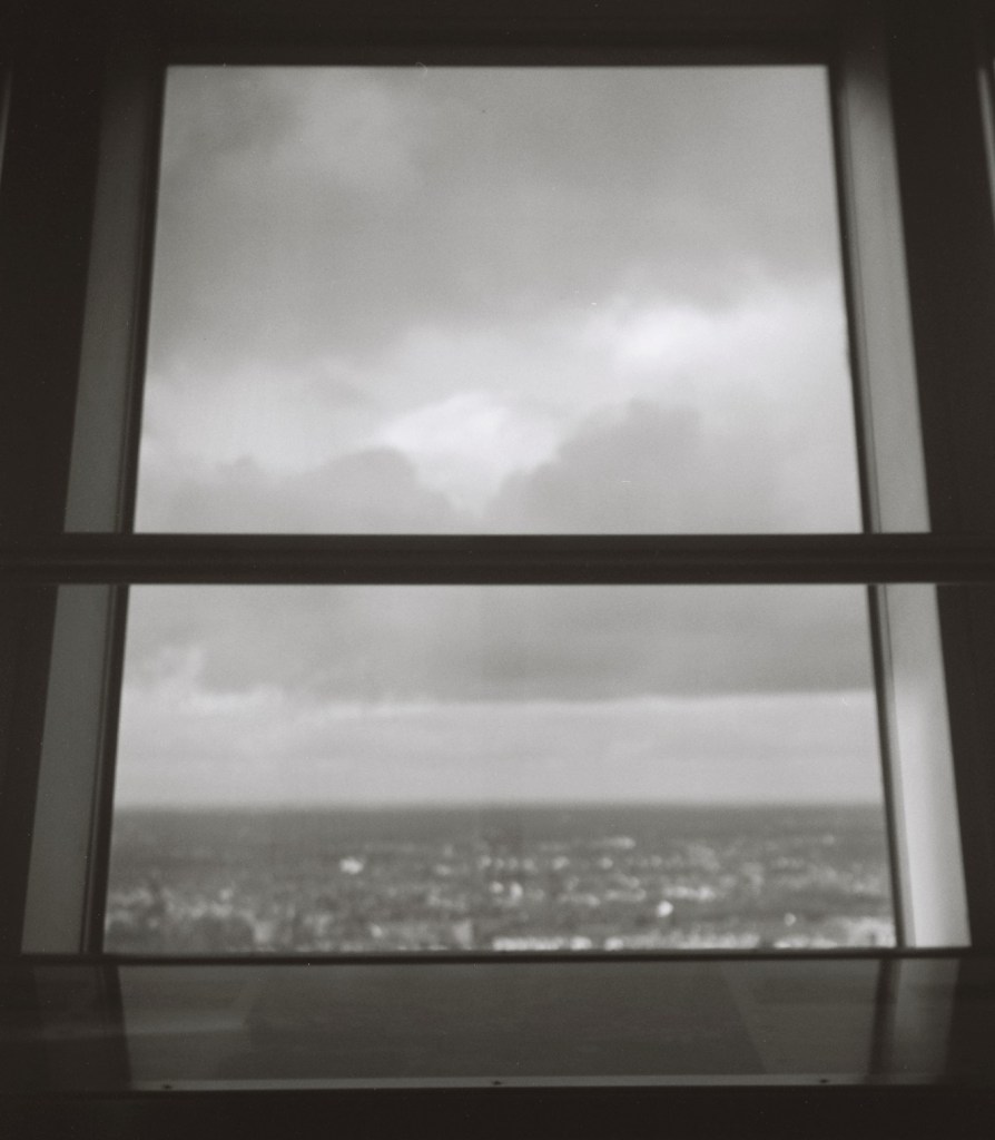 Sieh nicht zu sehr auf das Fenster